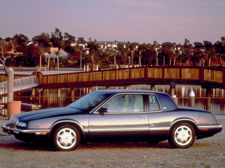  Buick Riviera 1986 года  (фото 8 из 14)